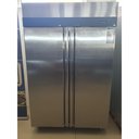 Hűtőszekrény, kétajtós, roszdamentes, GN2/1 belmérettel, 1240/940L,FIGYELEM! Bemutatókon használt hűtőberendezés apróbb esztétikai hibákkal!